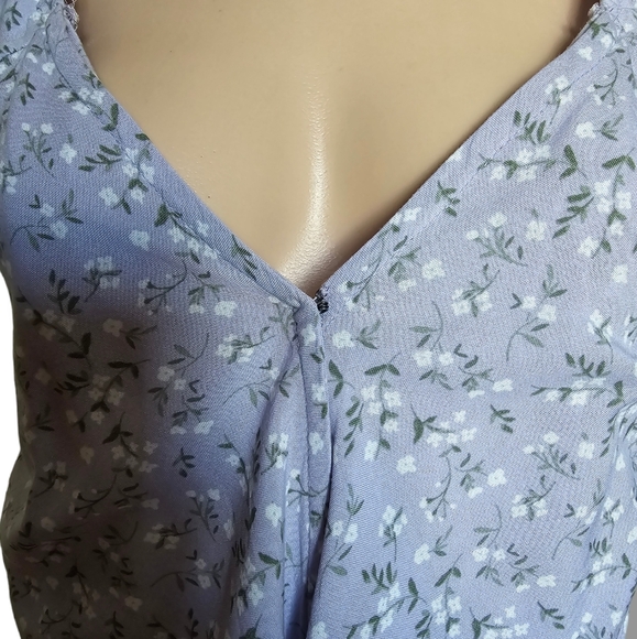 HOLLISTER Women's Lilac Ditsy Floral Print Wrap Front Jumpsuit - Picture 3 of 16